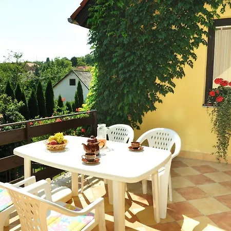 Betti Apartman Apartmán
