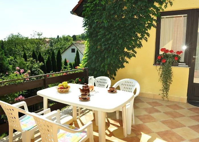 Betti Apartman Appartement